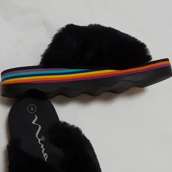 Black faux fur criss cross sandals - Picture 4 of 6